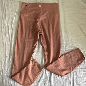 Vuori clean Elevation Legging size 4